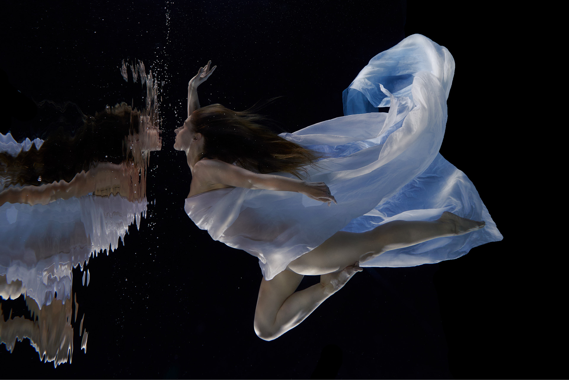 LITHIUM V 
FINEART NUDE UNDERWATER