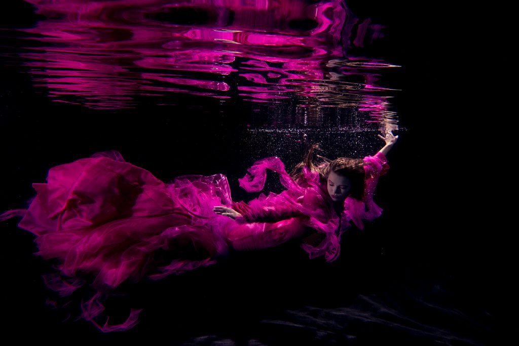 Glamour Unterwassershooting Fashion Fantasy Fotograf Weimar Stern FineArt