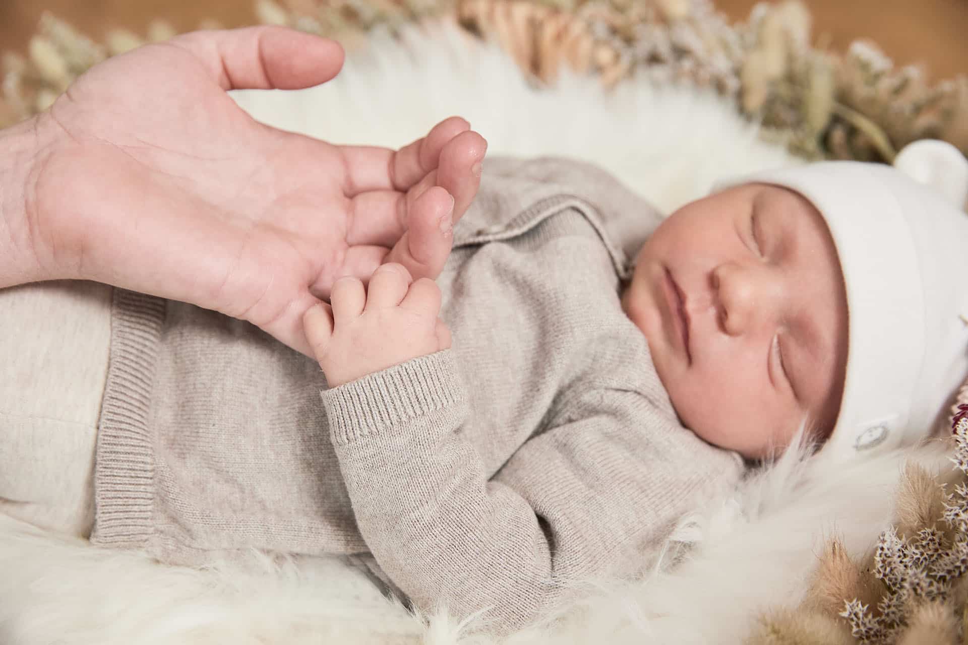Neugeborenes im FineArt Setting fotografiert in Weimar