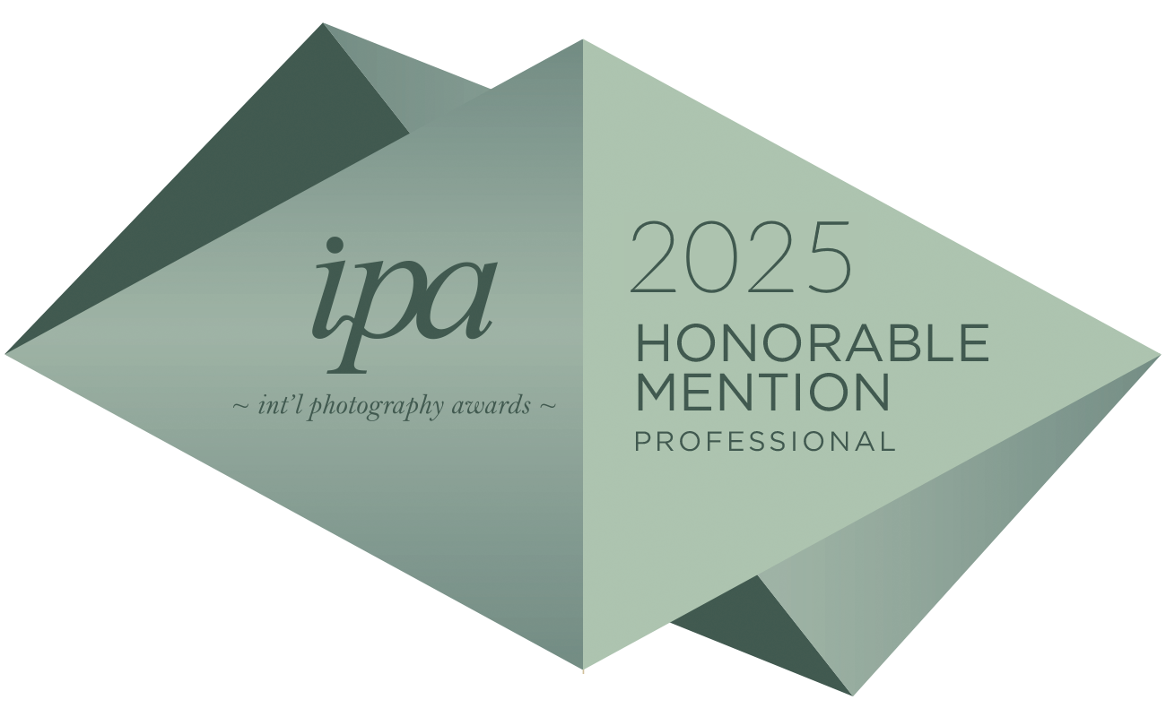 IPA 2025 Honorable Mention 2025 in FineArt Other – Where Worlds Whisper a Verse von Stephan Ernst in der Profikategorie ausgezeichnet